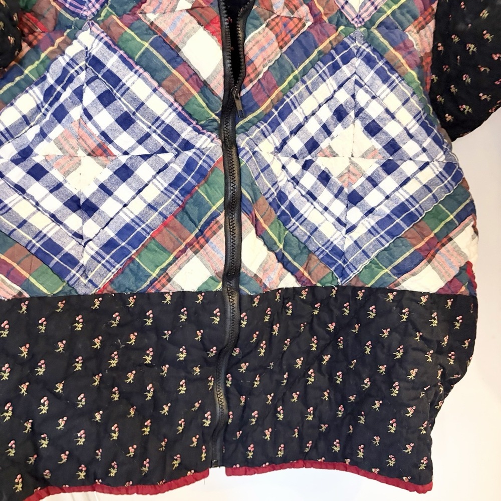 Vintage Handmade Quilt Patchwork Quilted Jacket Full Zip Pockets Plaid Floral M - Picture 3 of 6